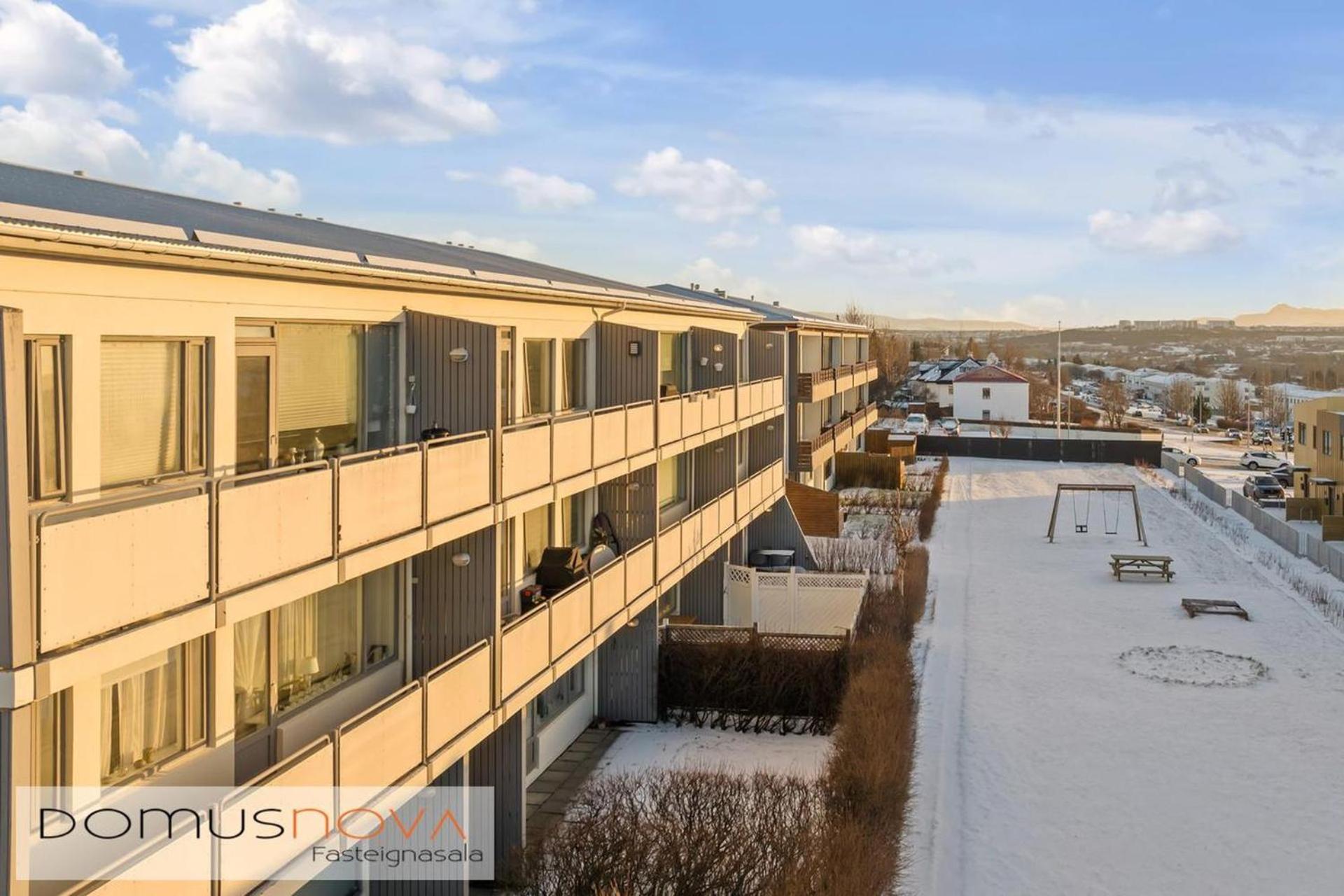 E8 - Cozy 2 Bedroom In Reykjavik, With View Apartment